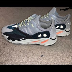 Adidas yeezy boost 700 Wave runner